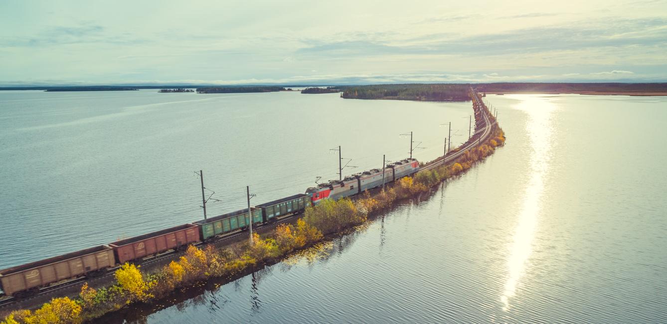 УСЛУГИ АУТСОРСИНГА И КОНСАЛТИНГА  <br>УЧЕТА И ОТЧЕТНОСТИ ПИФ